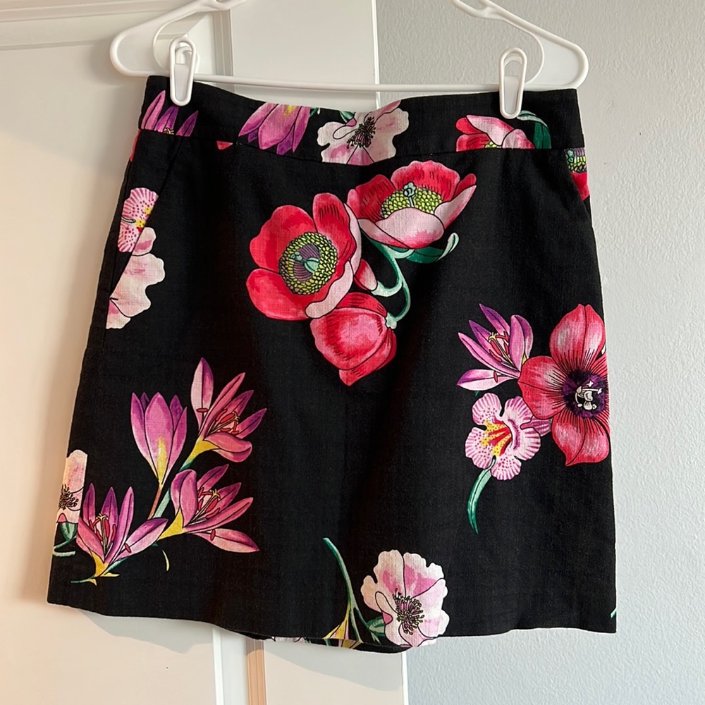 Floral Ann Taylor Mini Skirt - Women’s